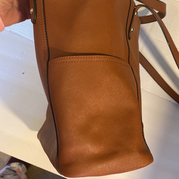 GUC. Stella and Max brown double striped shoulder bag with gold hardware. - Picture 8 of 16